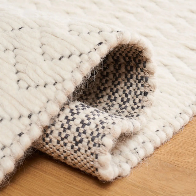 Safavieh Natura 4'-0" x 6'-0" Rug in Ivory / Black