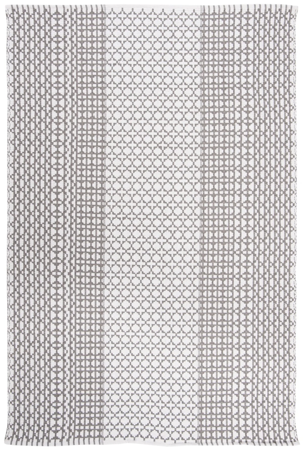 Safavieh Montauk 5'-0" x 8'-0" Rug in Grey / Ivory
