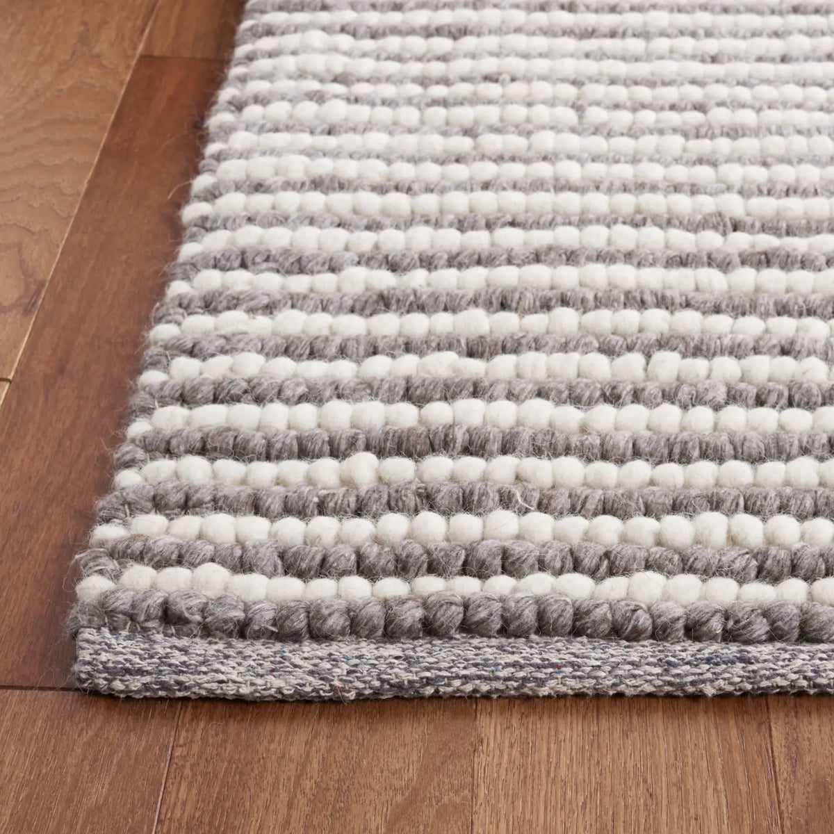 Safavieh Martha Stewart 4'-0" x 6'-0" Rug in Ivory / Dark Brown