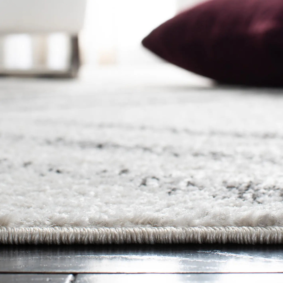 Safavieh Adirondack 4'-0" x 6'-0" Rug in Ivory / Grey