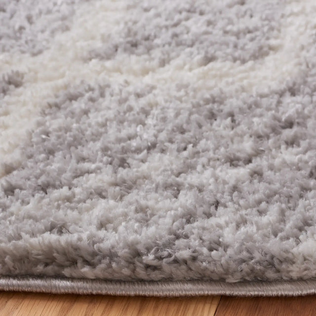 Safavieh Berber Shag 7'-0" x 7'-0" Rug in Grey / Ivory