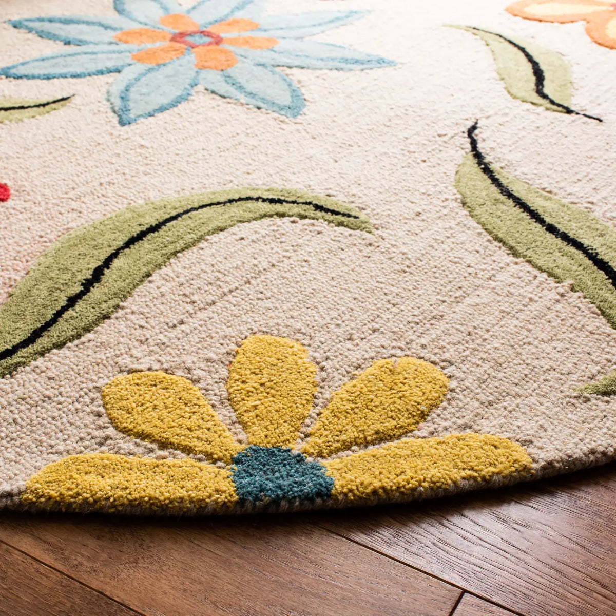 Safavieh Blossom 6'-0" x 6'-0" Rug in Beige / Multi