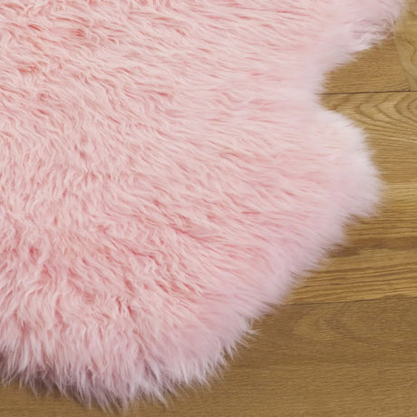 Safavieh Sheep Skin 5'-5" x 7'-7" Rug in Solid Pink