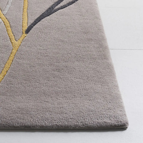 Safavieh Soho 5'-0" x 8'-0" Rug in Grey