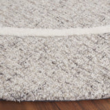 Safavieh Ebony 6'-0" x 6'-0" Rug in Grey / Ivory