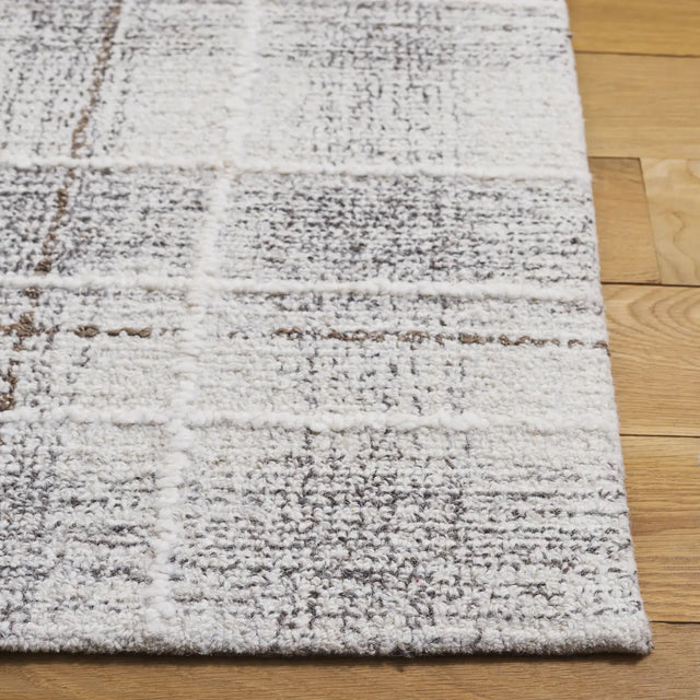 Safavieh Genre 4'-0" x 6'-0" Rug in Ivory / Brown