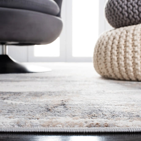 Safavieh Amelia 4'-5" x 6'-5" Rug in Ivory / Gold