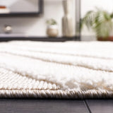 Safavieh Trends 4'-0" x 6'-0" Rug in Beige / Ivory