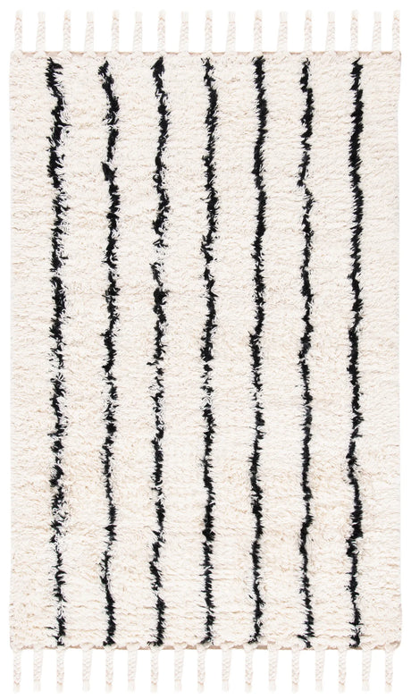 Safavieh Casablanca 4'-0" x 6'-0" Rug in Black / Ivory