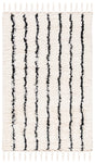 Safavieh Casablanca 4'-0" x 6'-0" Rug in Black / Ivory