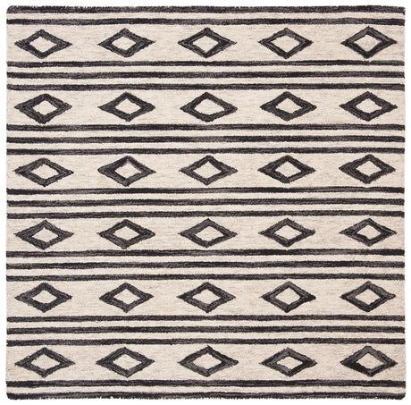 Safavieh Micro-Loop 5'-0" x 5'-0" Rug in Ivory / Charcoal