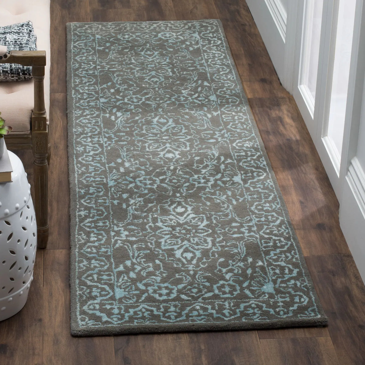 Safavieh Glamour 2'-3" x 8'-0" Rug in Blue / Dark Grey