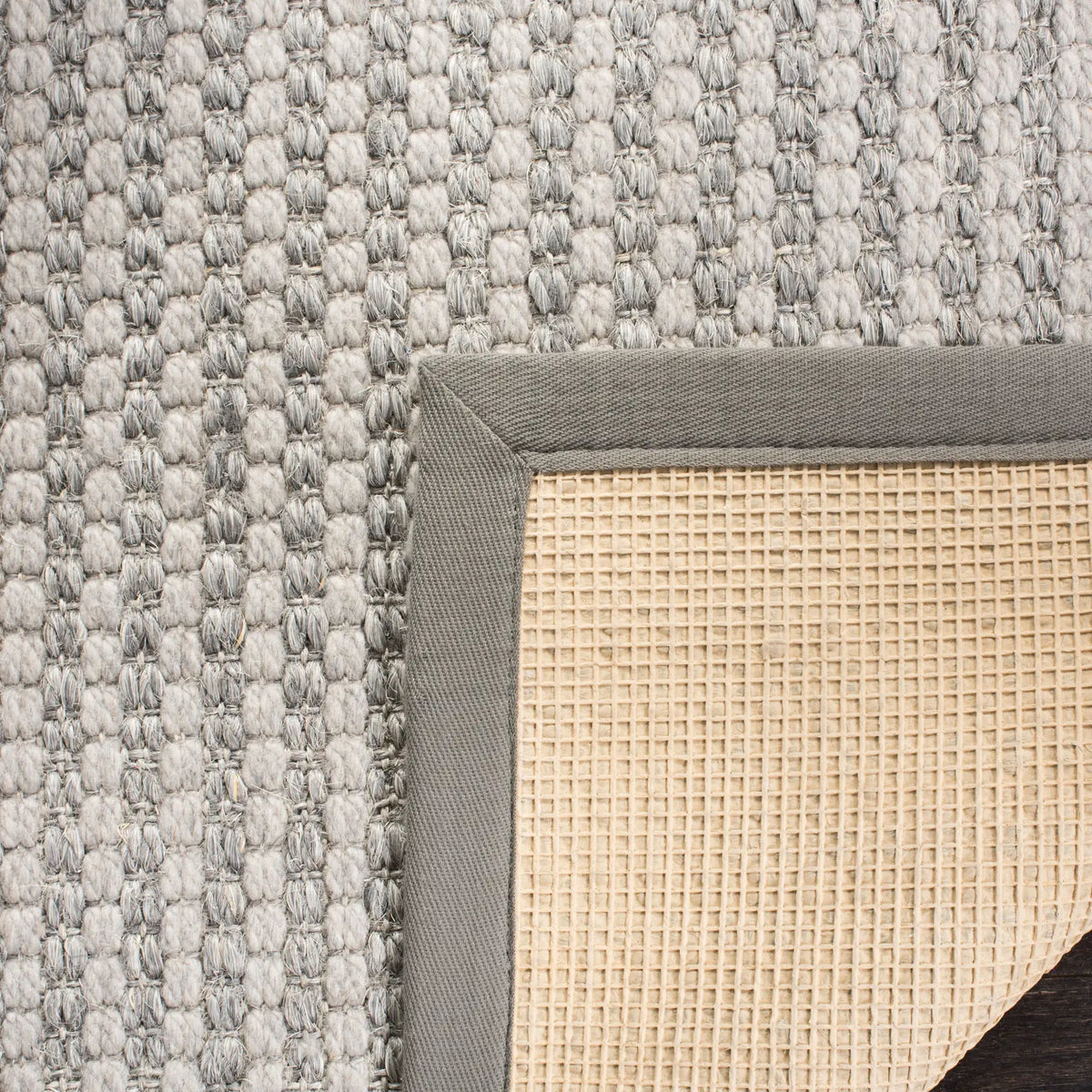 Safavieh Palm Beach 5'-0" x 8'-0" Rug in Silver / Ivory