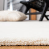 Safavieh Fifth Avenue 5'-0" x 8'-0" Rug in Ivory / Black