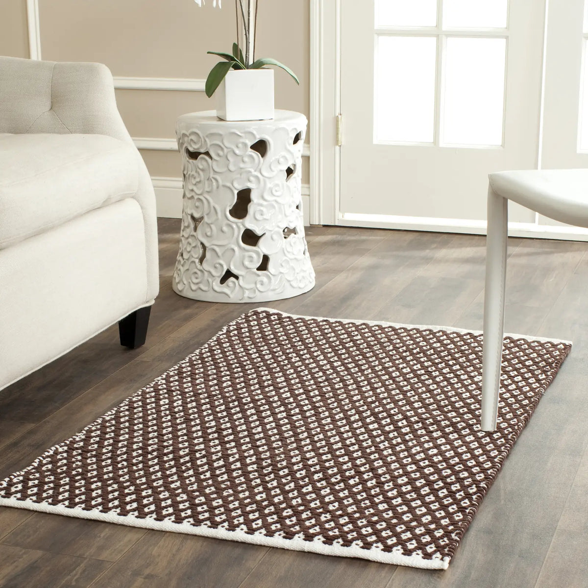Safavieh Boston 2'-6" x 4'-0" Rug in Brown
