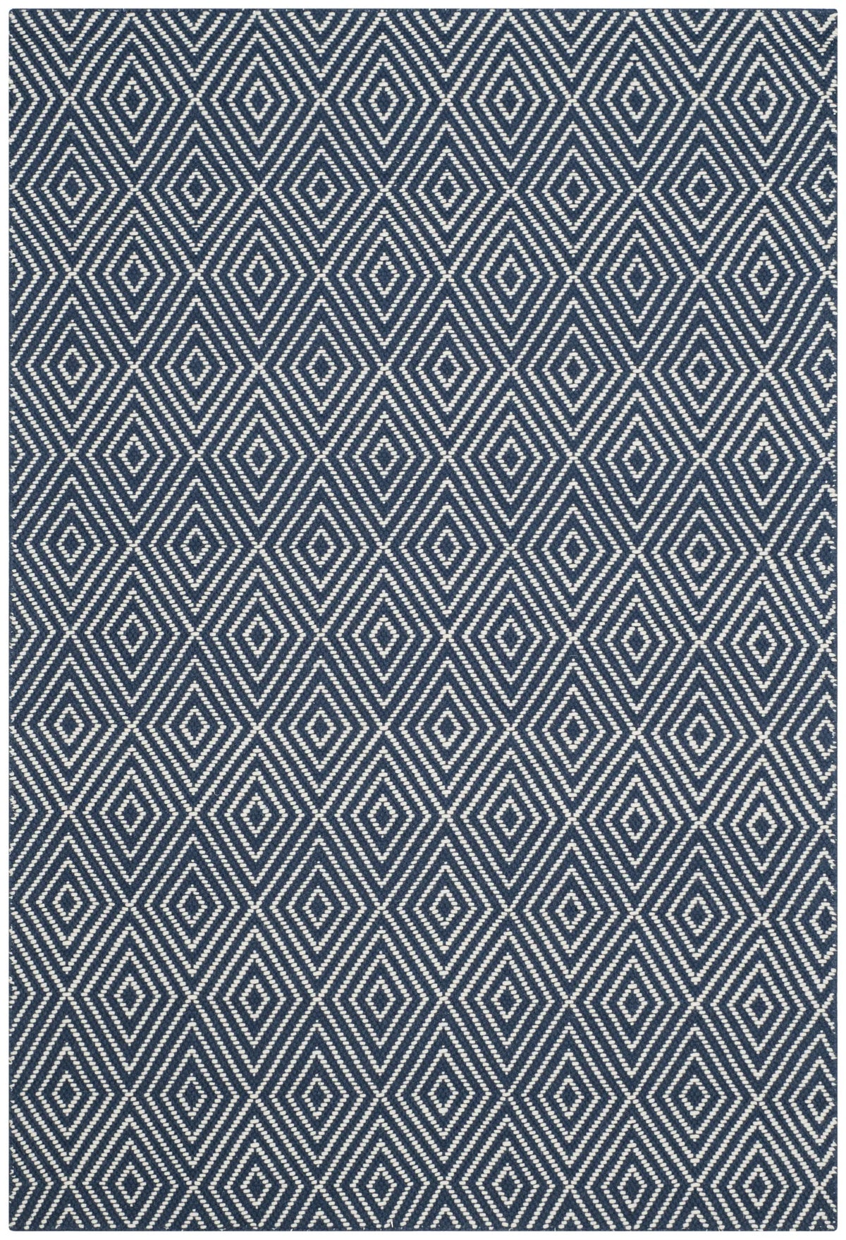 Safavieh Wilton 4'-0" x 6'-0" Rug in Navy / Ivory