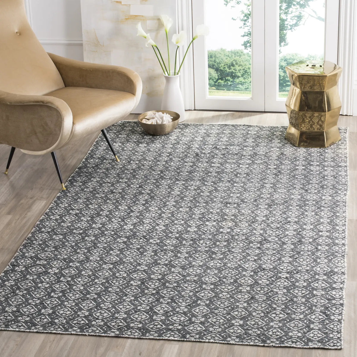 Safavieh Kilim 5'-0" x 8'-0" Rug in Ivory / Charcoal