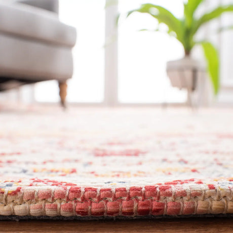 Safavieh Saffron 4'-0" x 6'-0" Rug in Red / Creme
