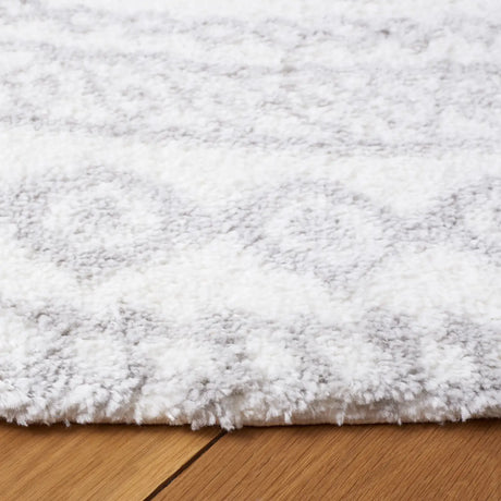 Safavieh Berber Shag 7'-0" x 7'-0" Rug in Ivory / Grey
