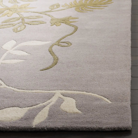 Safavieh Soho 3'-6" x 5'-6" Rug in Light Grey