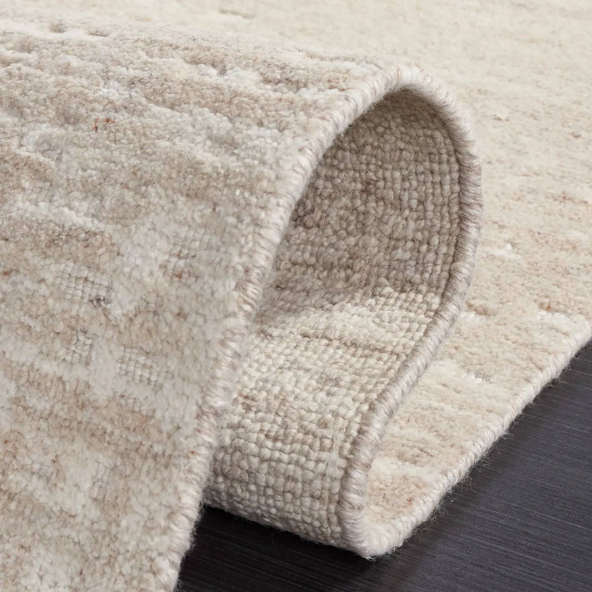Safavieh Mirage 6'-0" x 9'-0" Rug in Ivory / Beige