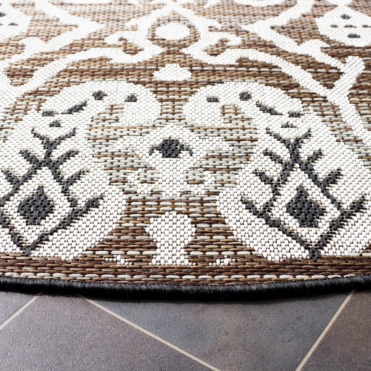 Safavieh Havana 6'-7" x 6'-7" Rug in Light Brown / Ivory