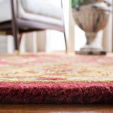 Safavieh Golden Jaipur 4'-0" x 6'-0" Rug in Burgundy / Gold