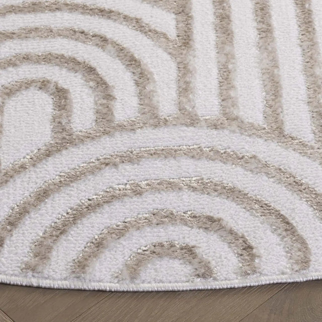Safavieh Maya 6'-7" x 6'-7" Rug in Ivory
