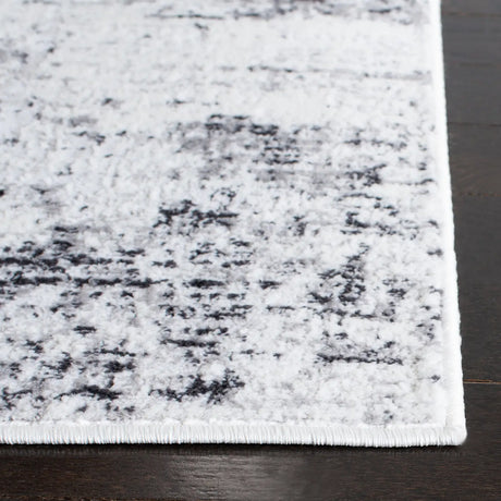 Safavieh Amelia 700 4'-0" x 6'-0" Rug in Ivory / Grey