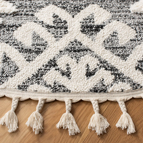 Safavieh Moroccan Tassel Shag 10'-0" x 10'-0" Rug in Ivory / Grey