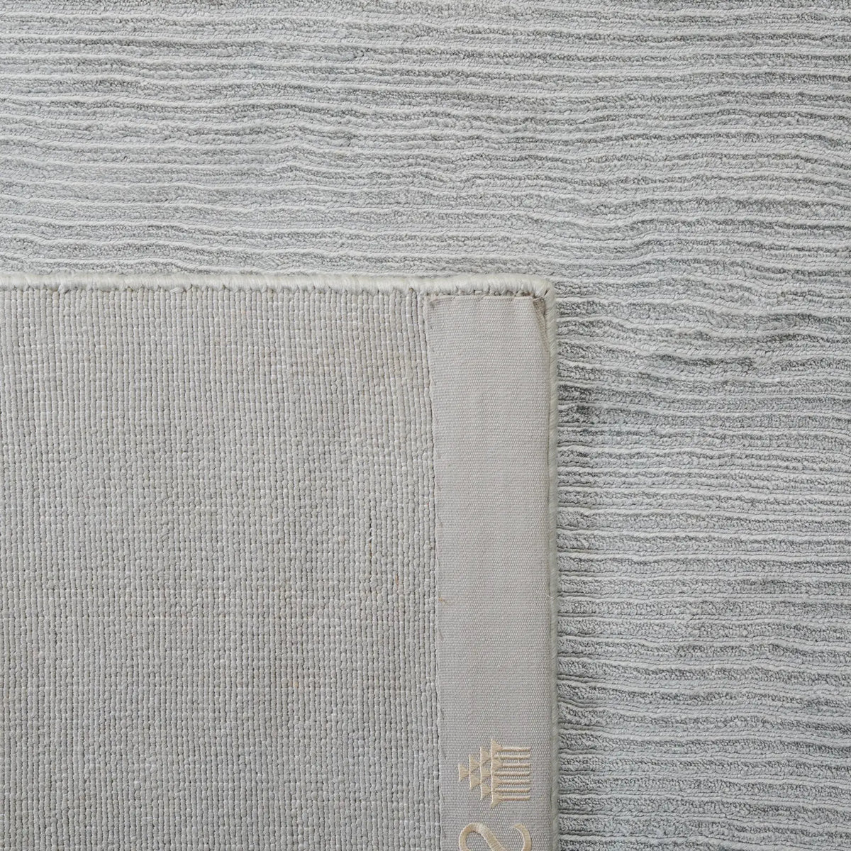 Safavieh Mirage 5'-0" x 8'-0" Rug in Blue
