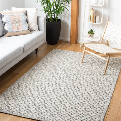 Safavieh Martha Stewart 4'-0" x 6'-0" Rug in Grey / Beige