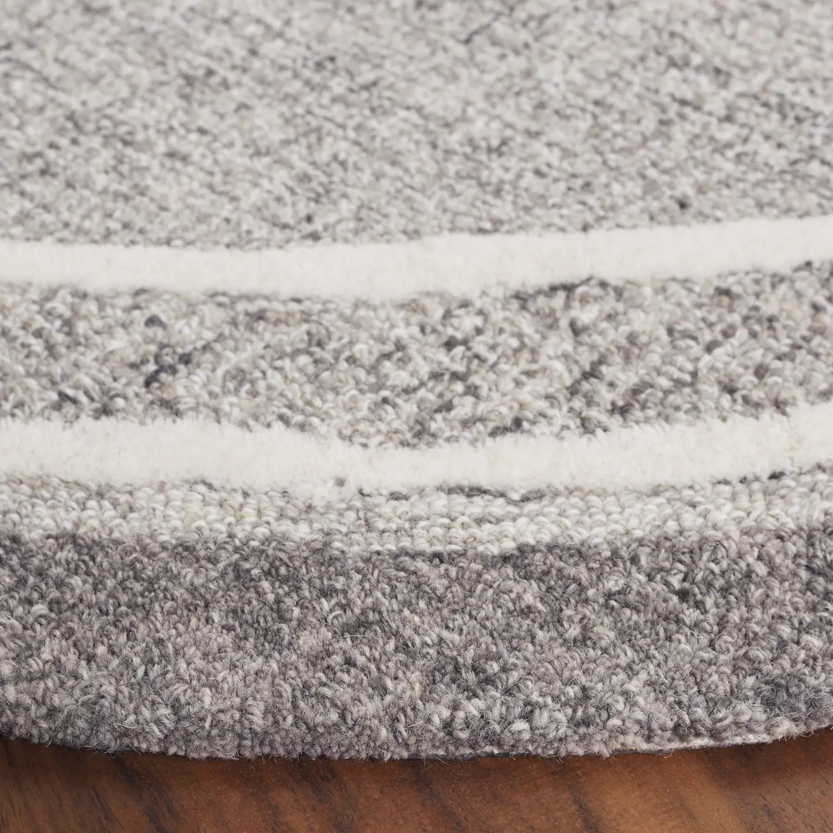 Safavieh Ebony 6'-0" x 6'-0" Rug in Grey / Ivory