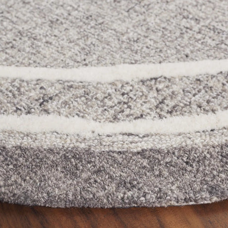 Safavieh Ebony 6'-0" x 6'-0" Rug in Grey / Ivory