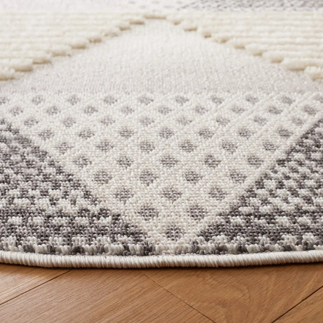 Safavieh Urban 6'-7" x 6'-7" Rug in Grey / Ivory