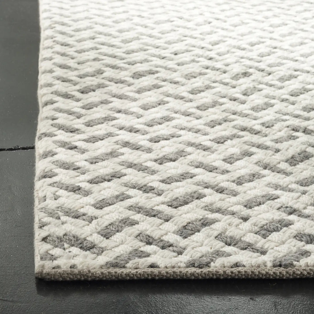 Safavieh Natura 5'-0" x 8'-0" Rug in Grey / Ivory