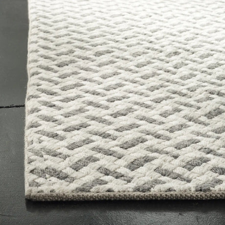 Safavieh Natura 5'-0" x 8'-0" Rug in Grey / Ivory