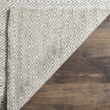 Safavieh Kilim 5'-0" x 8'-0" Rug in Ivory / Graphite