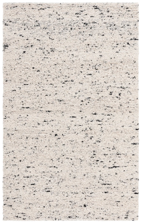 Safavieh Natura 4'-0" x 6'-0" Rug in Light Grey / Ivory