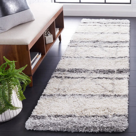 Safavieh Fontana Shag  800 2'-3" x 8'-0" Rug in Ivory / Grey