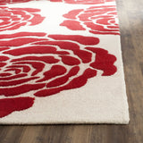 Safavieh Cambridge 4'-0" x 6'-0" Rug in Ivory / Red