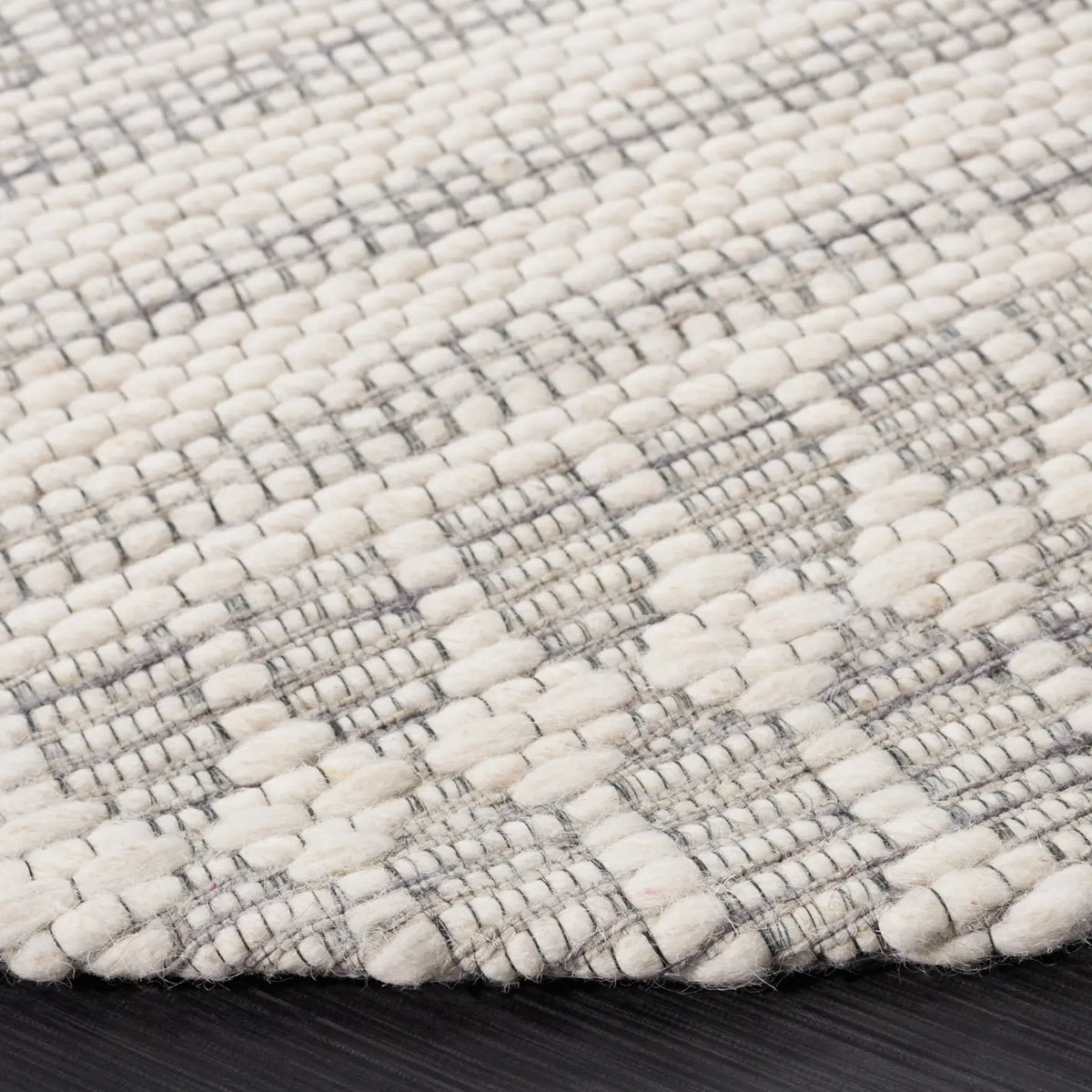 Safavieh Marbella 6'-0" x 6'-0" Rug in Grey / Ivory