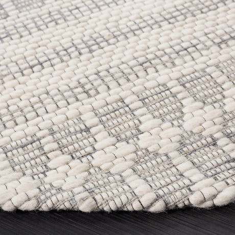 Safavieh Marbella 6'-0" x 6'-0" Rug in Grey / Ivory