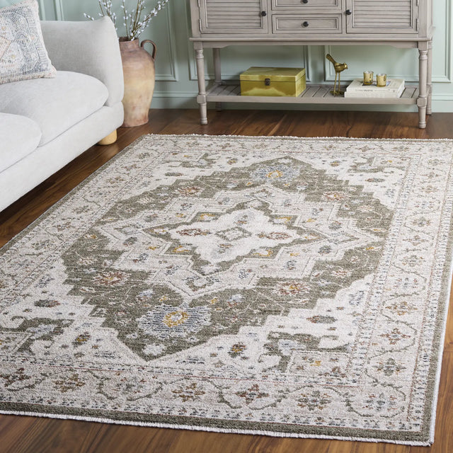 Safavieh Vintage Rosewood 4'-0" x 6'-0" Rug in Green / Ivory