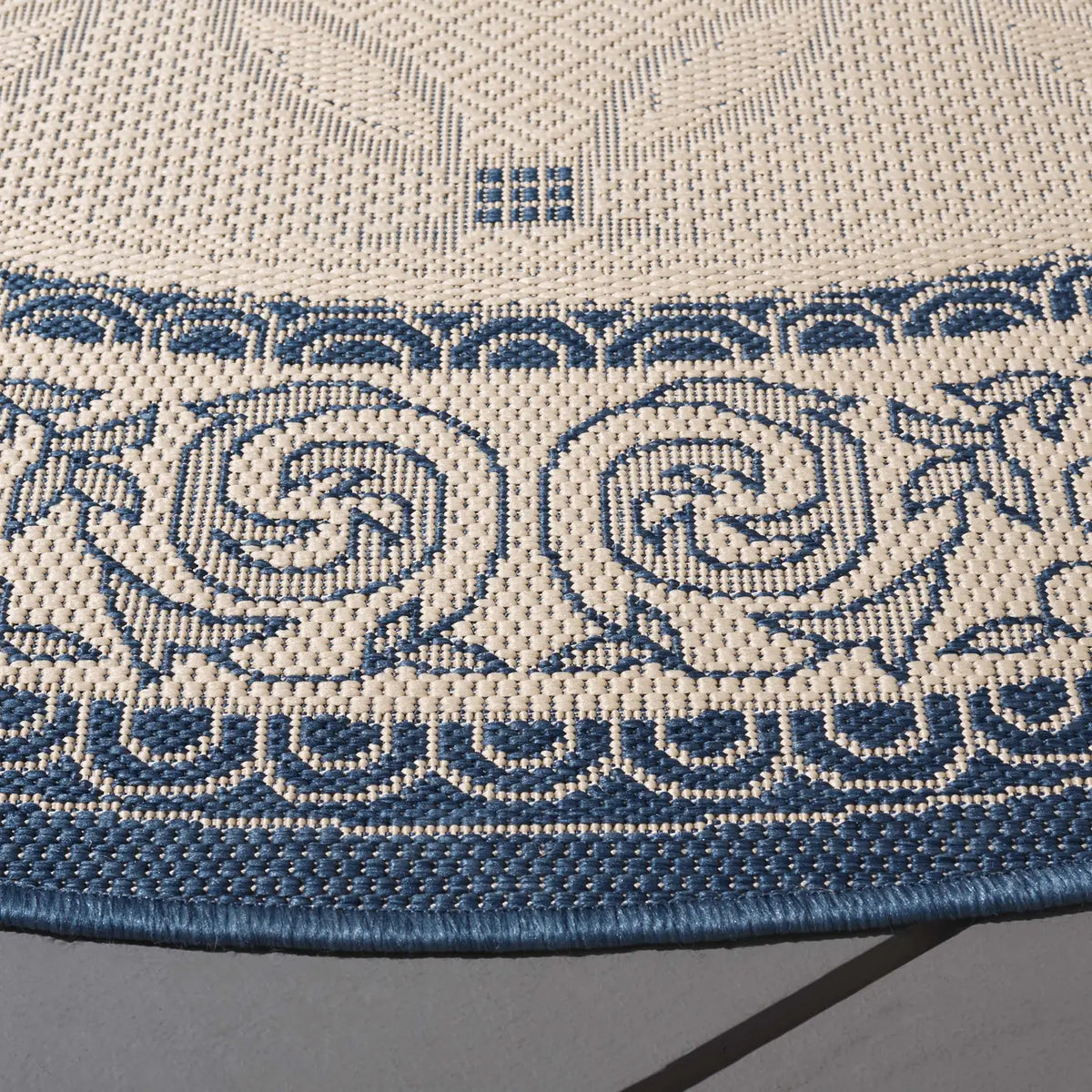 Safavieh Courtyard 6'-7" x 6'-7" Rug in Natural / Blue