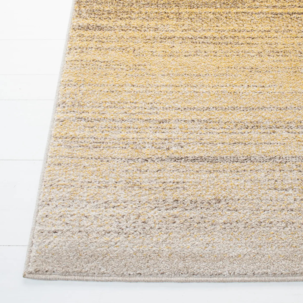 Safavieh Adirondack 4'-0" x 6'-0" Rug in Gold / Ivory