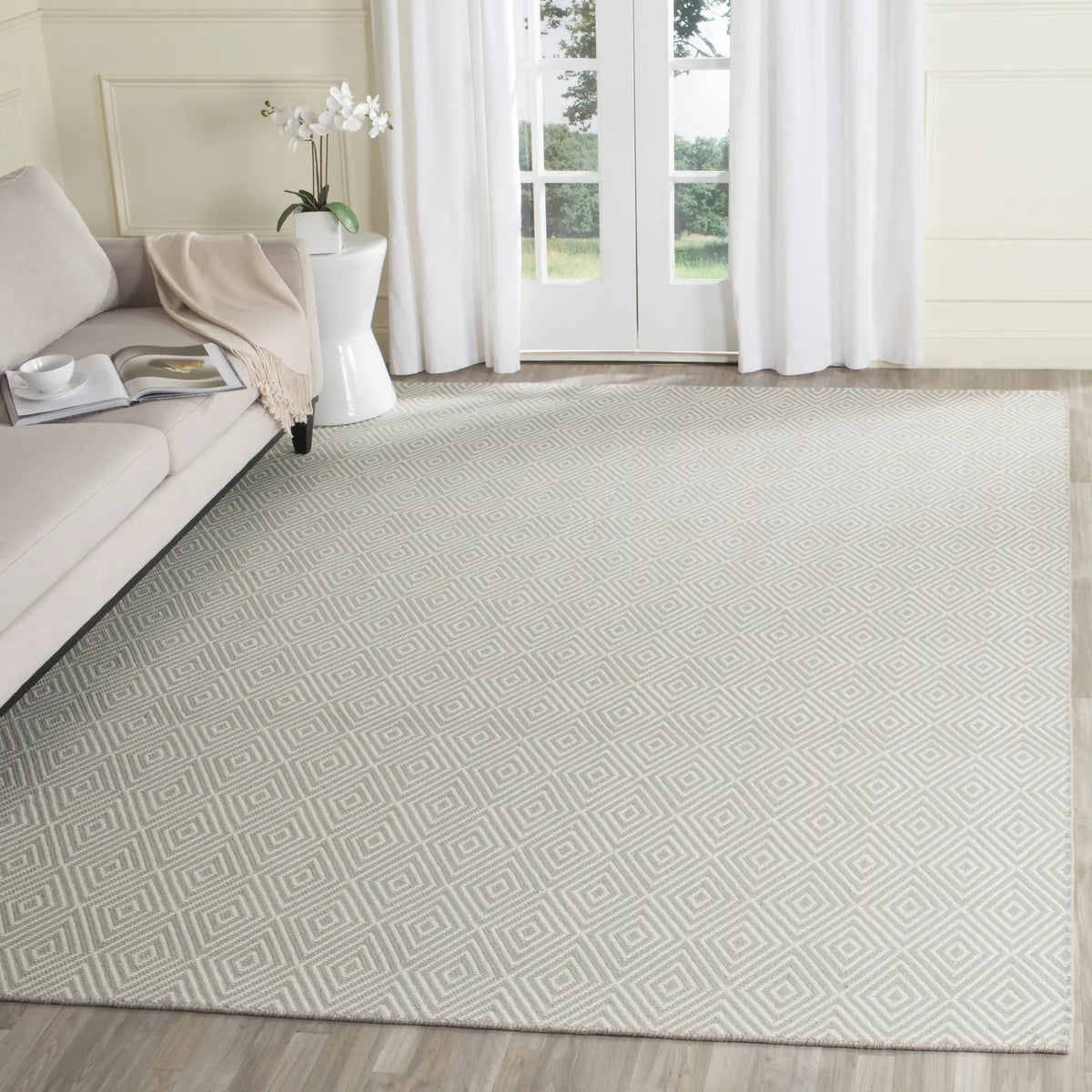 Safavieh Wilton 8'-0" x 10'-0" Rug in Light Grey / Ivory