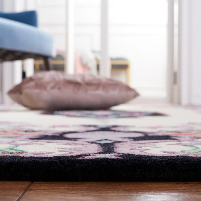 Safavieh Bellagio 4'-0" x 6'-0" Rug in Ivory / Black