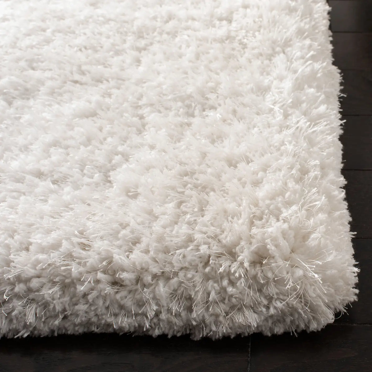 Safavieh Supreme Shag 4'-0" x 6'-0" Rug in Ivory