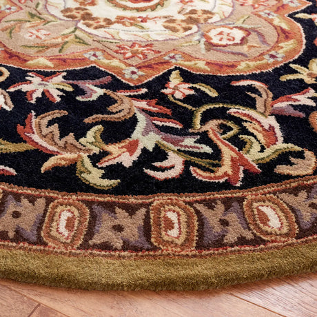 Safavieh Classic 6'-0" x 6'-0" Rug in Black / Beige